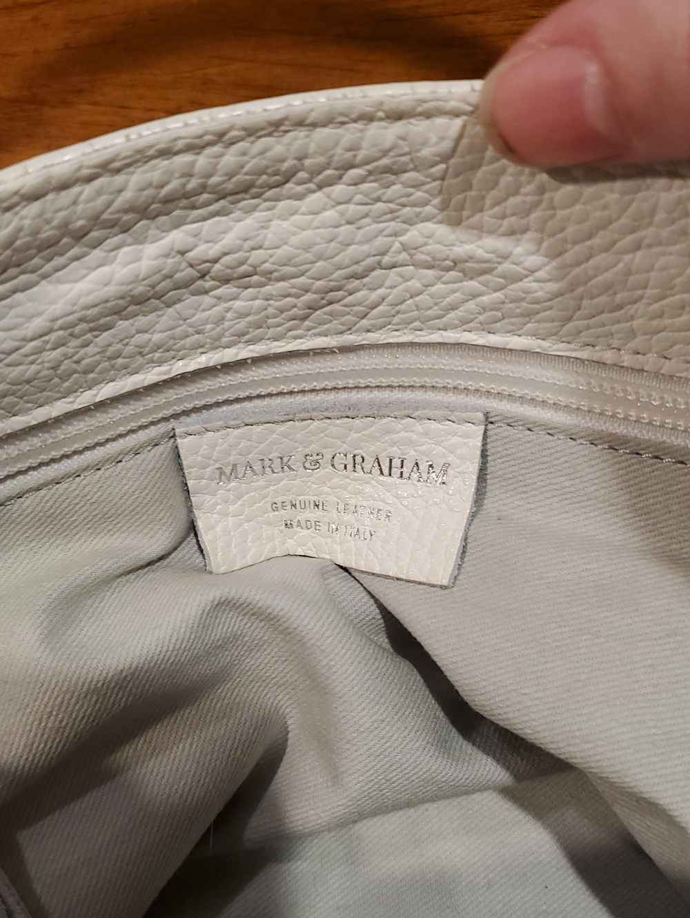 Mark & Graham Small Elisabetta Slouch Bag - Picture 12 of 14